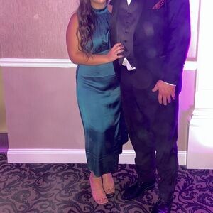 Express emerald green midi dress